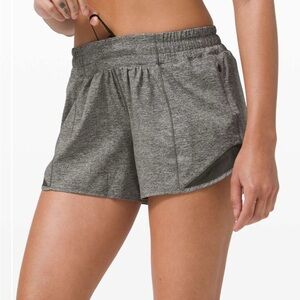 NWT Lululemon Hotty Hot Short II *Long 4"
Heather Lux Multi Black